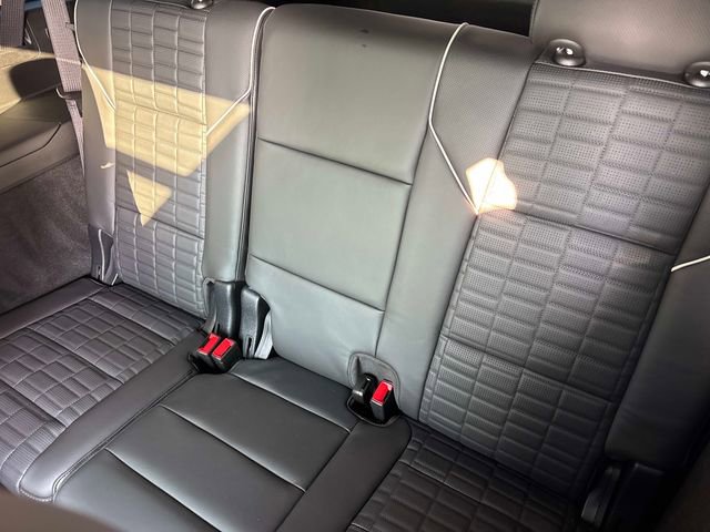 Certified 2025 Cadillac Escalade ESV Sport Platinum image 14