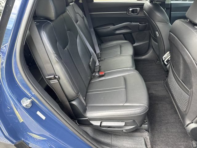 Used 2024 Kia Sorento S w/ Panoramic Sunroof Package FWD image 16
