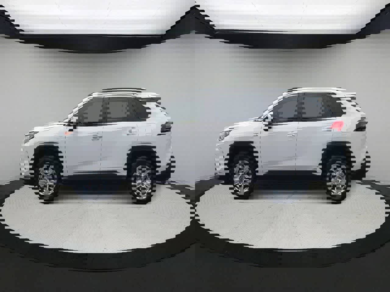 Used 2020 Toyota RAV4 XLE image 5