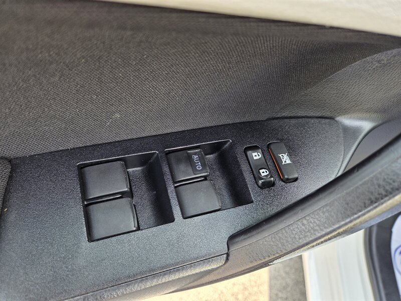 Used 2019 Toyota Corolla LE FWD image 13