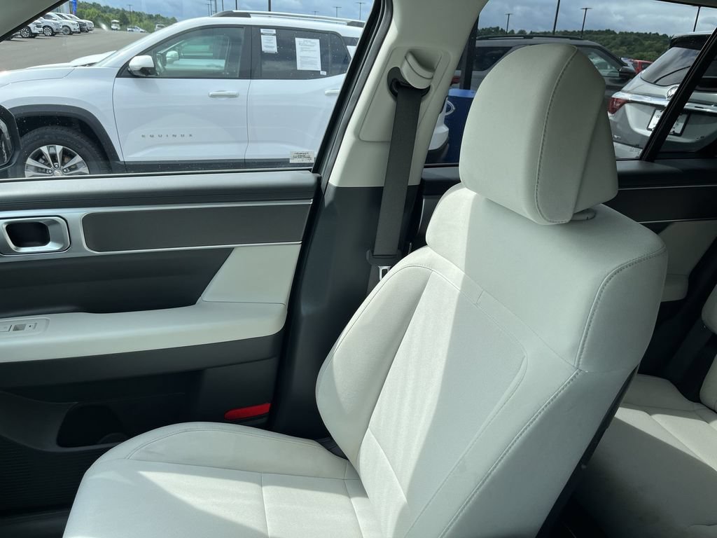 Used 2025 Hyundai Santa Fe SE AWD/4WD image 23
