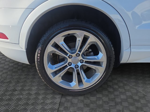 Used 2018 Audi Q3 2.0T Premium Plus w/ Premium Plus Package AWD/4WD image 38