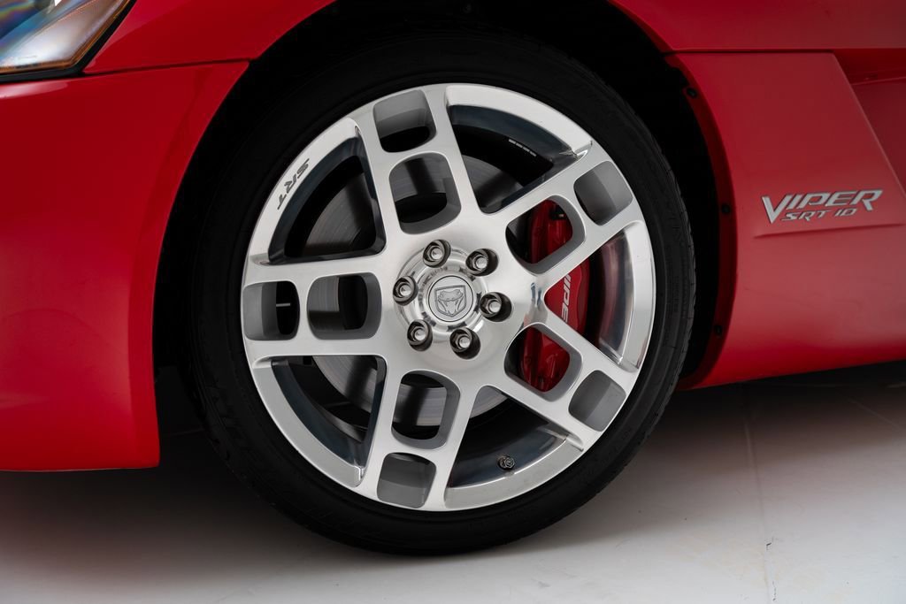 Used 2006 Dodge Viper SRT-10 RWD image 30