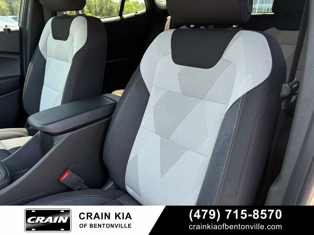 Used 2025 Chevrolet Trax RS FWD image 22