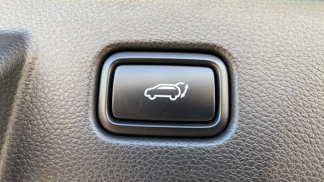 Certified 2024 Kia Seltos SX w/ SX Sunroof Package AWD/4WD image 30