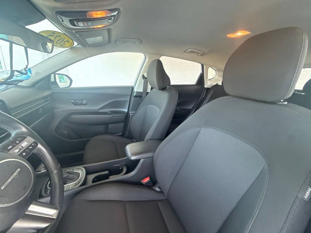 Used 2025 Hyundai Kona SEL FWD image 30