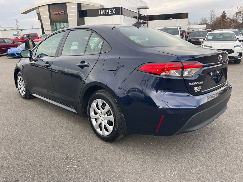 Used 2025 Toyota Corolla LE image 3