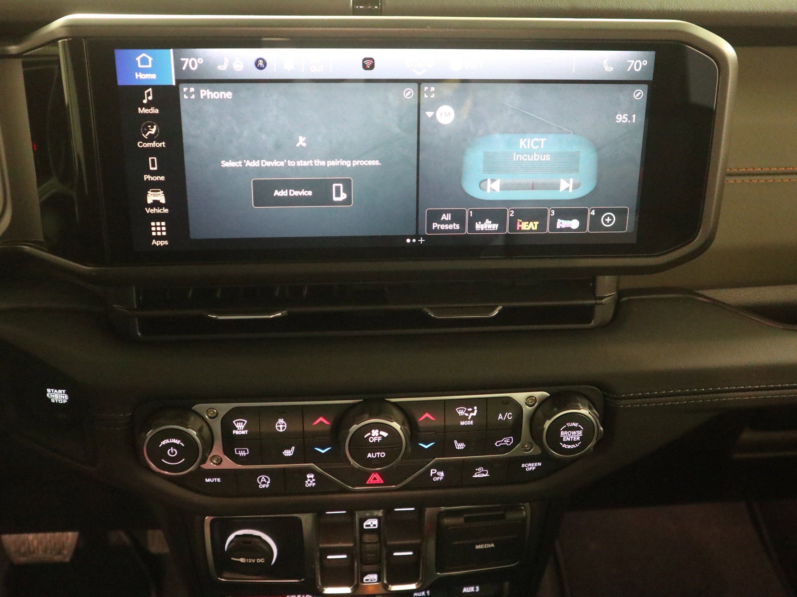 New 2026 Jeep Gladiator Mojave w/ Safety Group AWD/4WD image 23