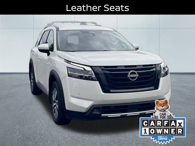 Certified 2024 Nissan Pathfinder SL w/ Black Appearance Package image 4