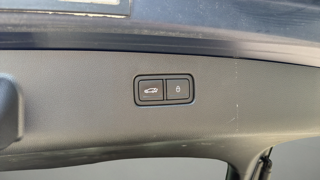 Used 2023 Genesis GV70 2.5T w/ Advanced Package AWD/4WD image 20