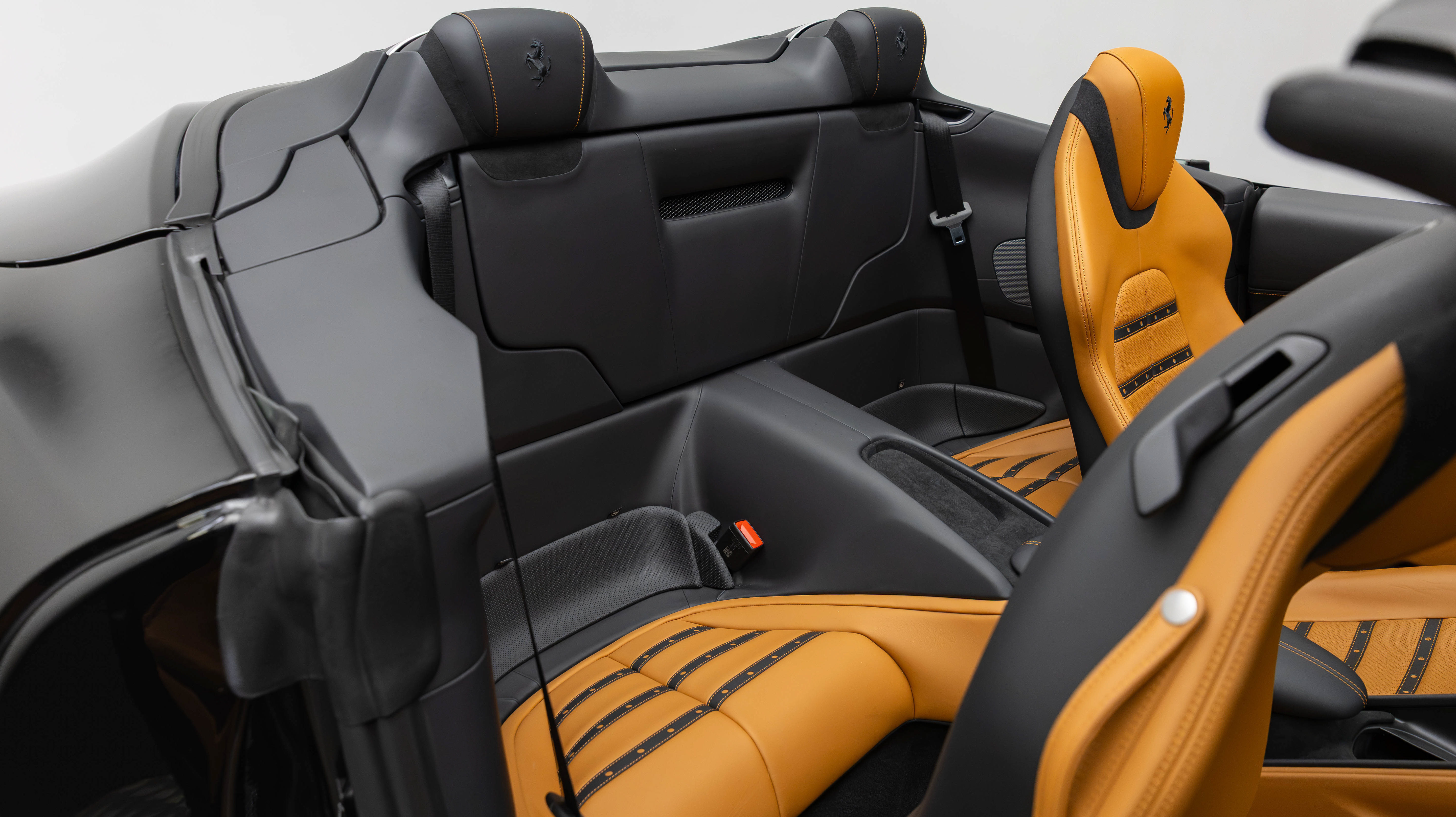 Certified 2025 Ferrari Roma Spider RWD image 48
