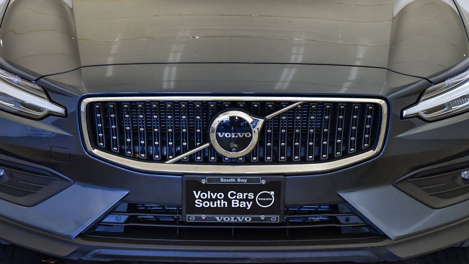 Certified 2024 Volvo V60 B5 Cross Country Plus image 8