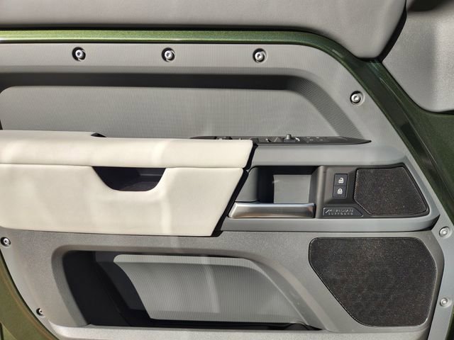 New 2026 Land Rover Defender 130 X-Dynamic SE image 16