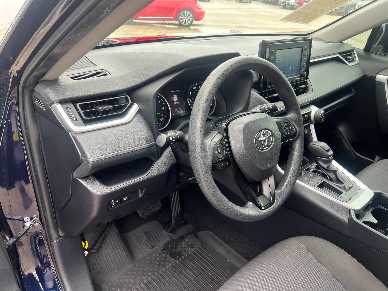 Used 2020 Toyota RAV4 XLE FWD image 25