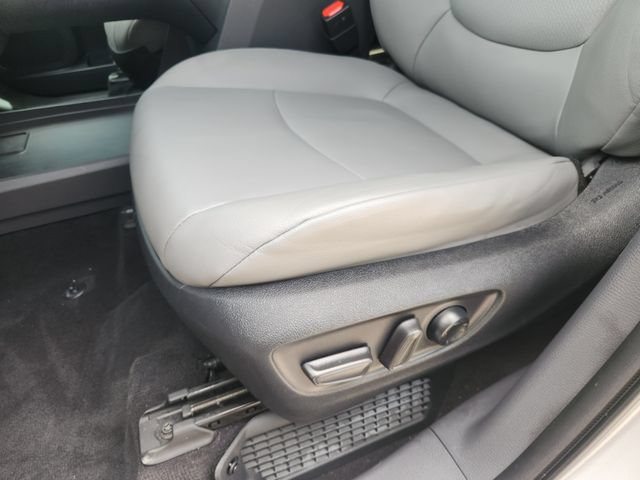 Used 2022 Toyota Sienna XLE FWD image 25