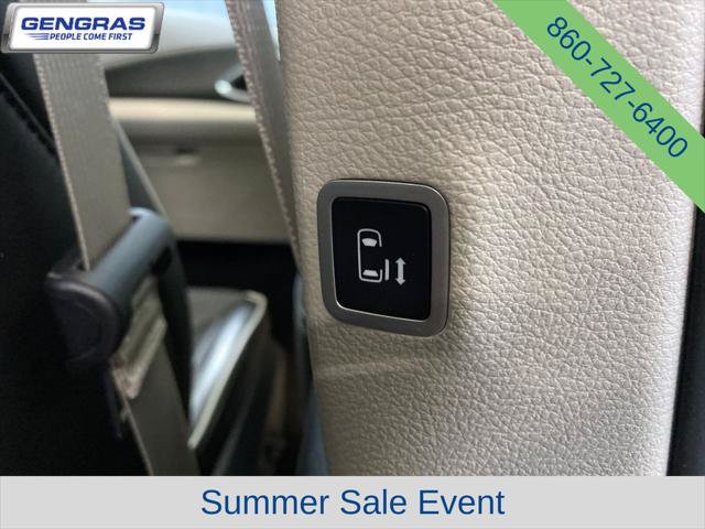 Certified 2024 Chrysler Pacifica Limited FWD image 43