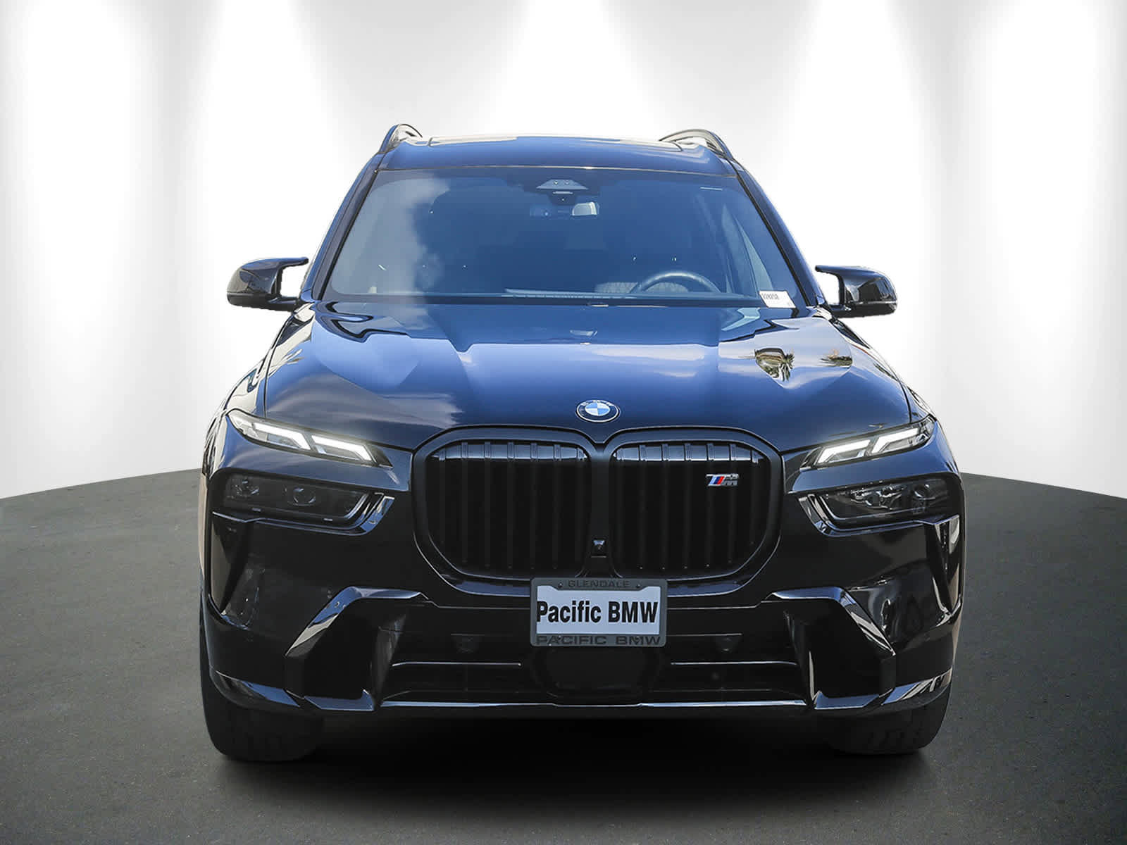 Used 2026 BMW X7 M60i w/ Climate Comfort Package image 2