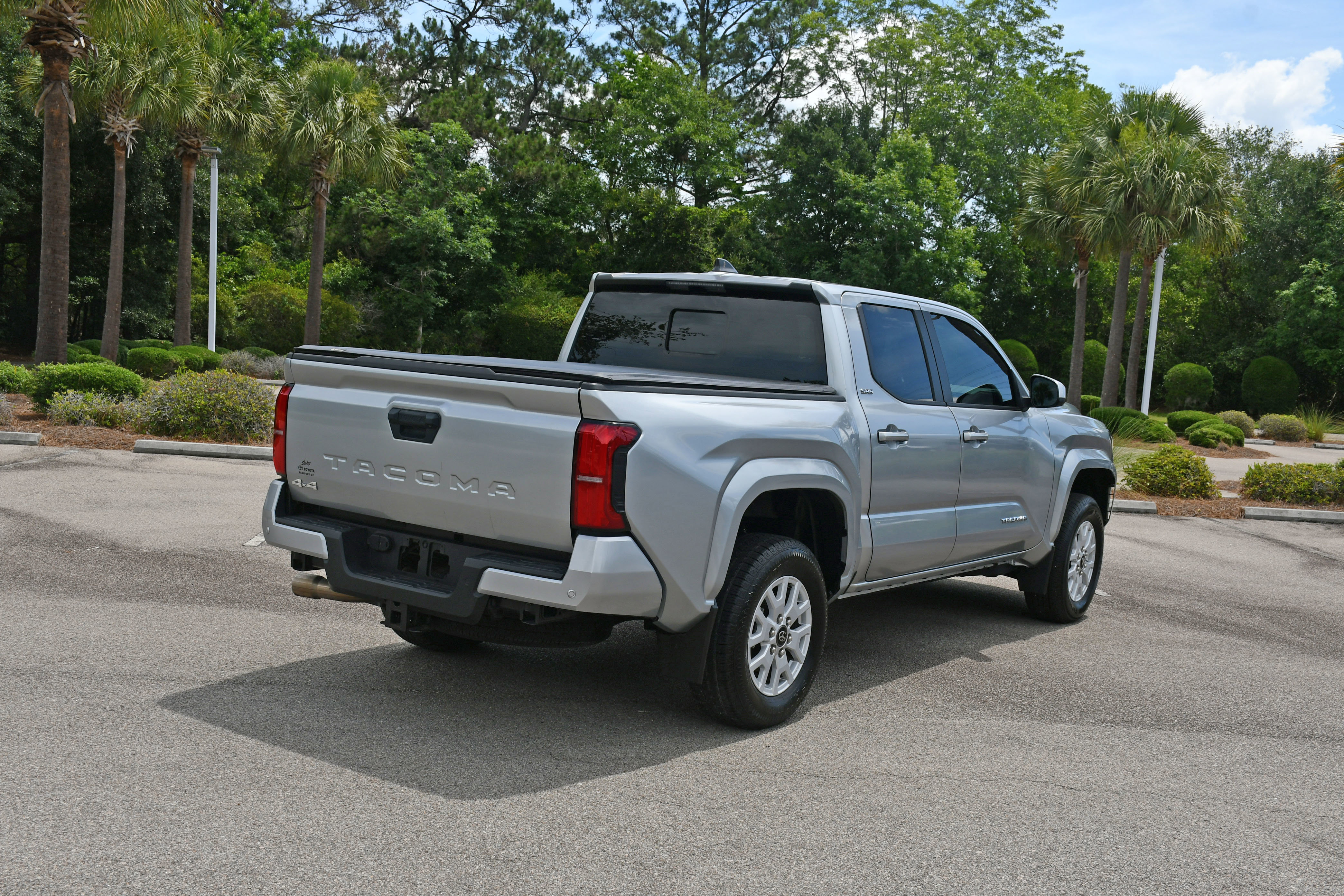 Certified 2024 Toyota Tacoma SR5 AWD/4WD image 3