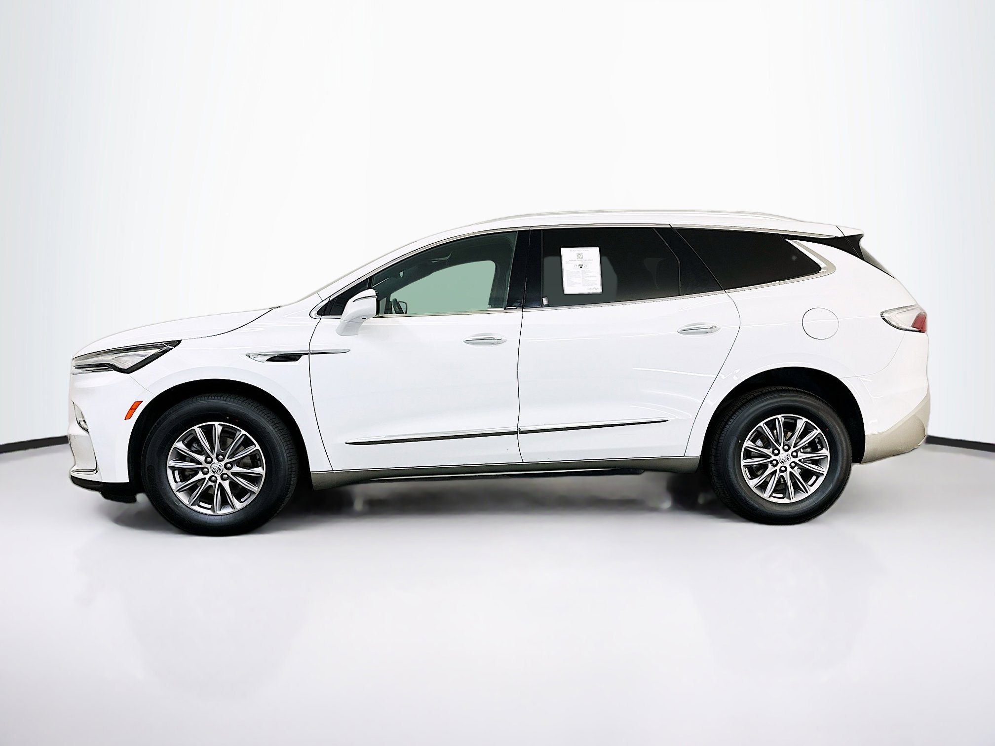 Used 2024 Buick Enclave Premium image 4
