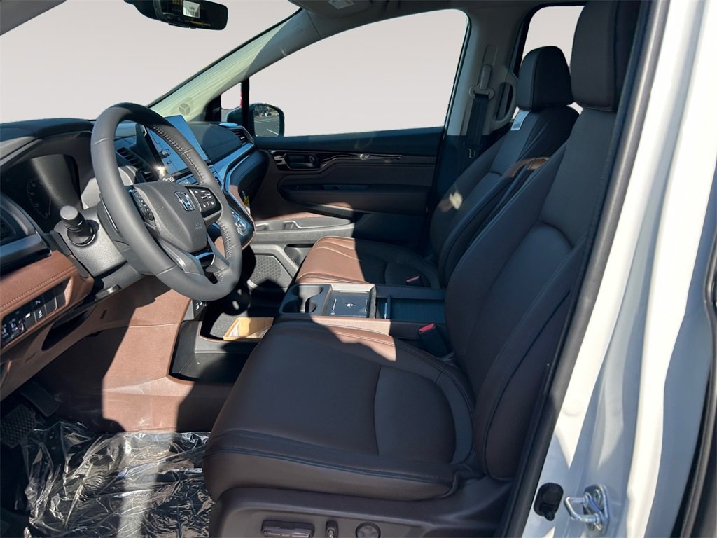 New 2026 Honda Odyssey Touring image 9