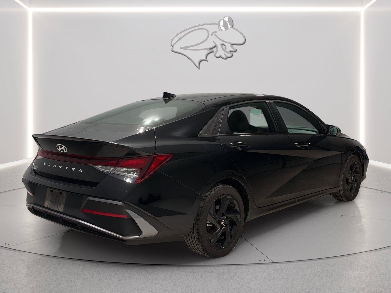 Used 2026 Hyundai Elantra Sport FWD image 5