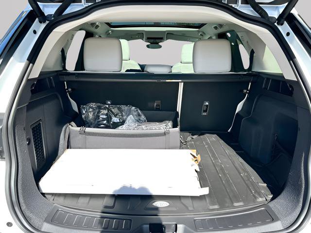 Certified 2025 Land Rover Discovery Sport S image 33