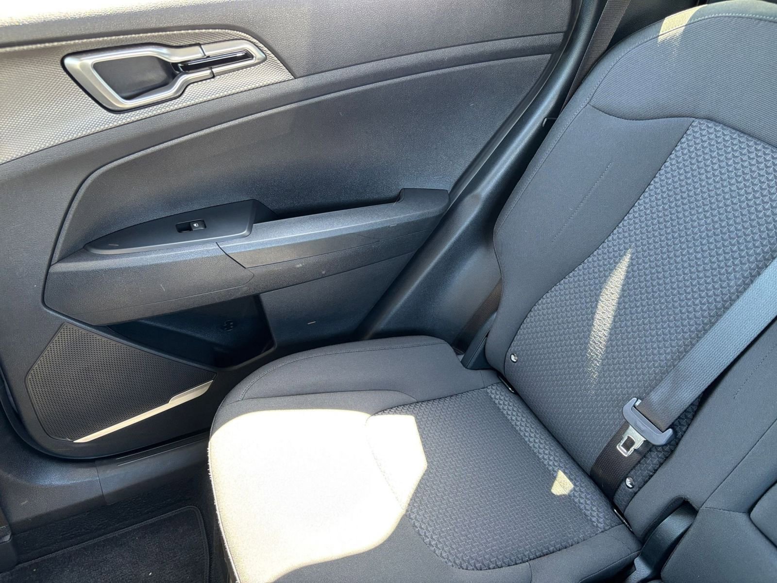 Used 2025 Kia Sportage LX FWD image 38
