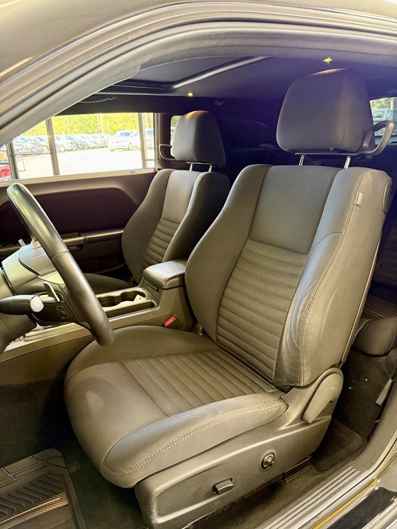 Used 2013 Dodge Challenger R/T image 13