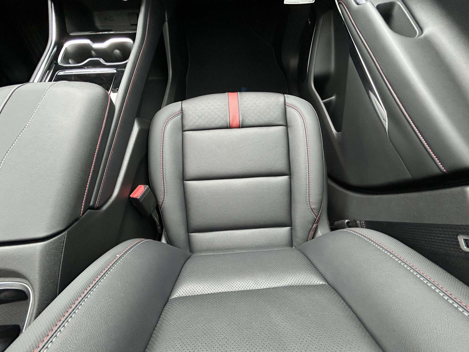 New 2026 Chevrolet Traverse RS image 14