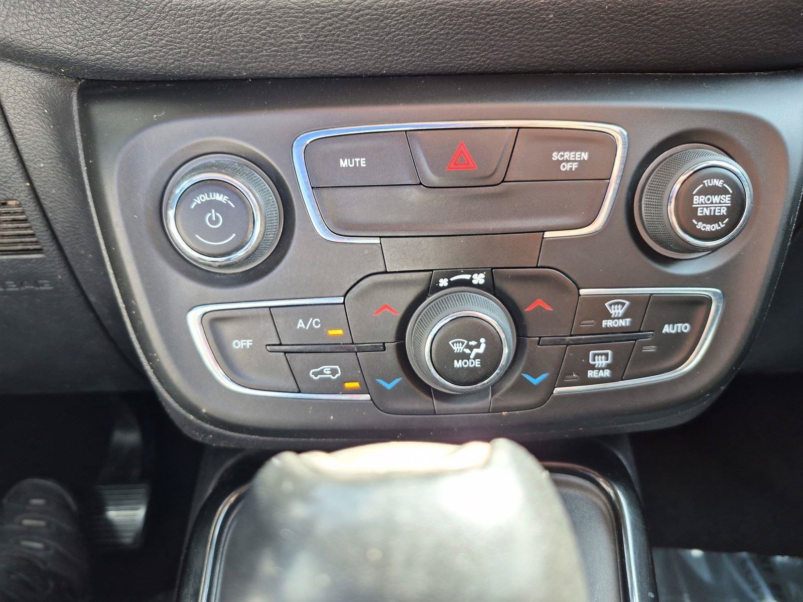 Used 2019 Jeep Compass Latitude FWD image 23