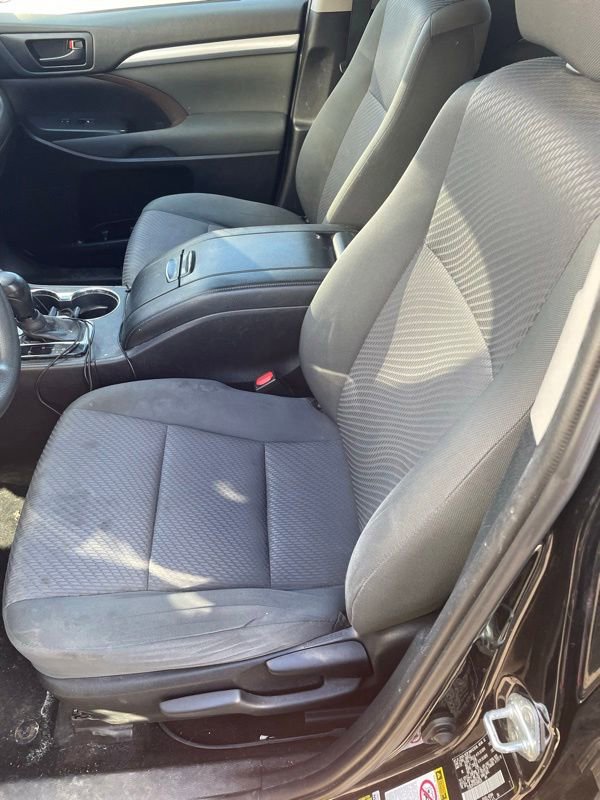 Used 2019 Toyota Highlander LE AWD/4WD image 7