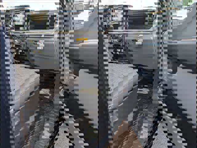 New 2025 Ford F250 XL w/ XL Chrome Package image 23