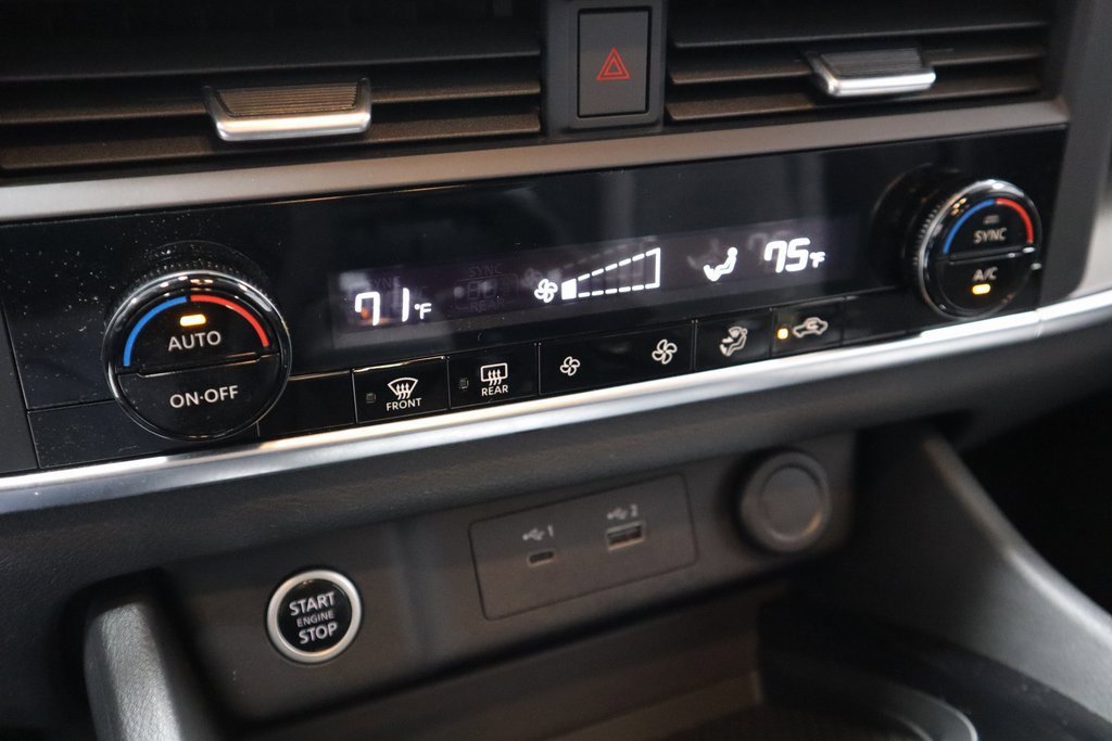 Certified 2023 Nissan Rogue SV image 4