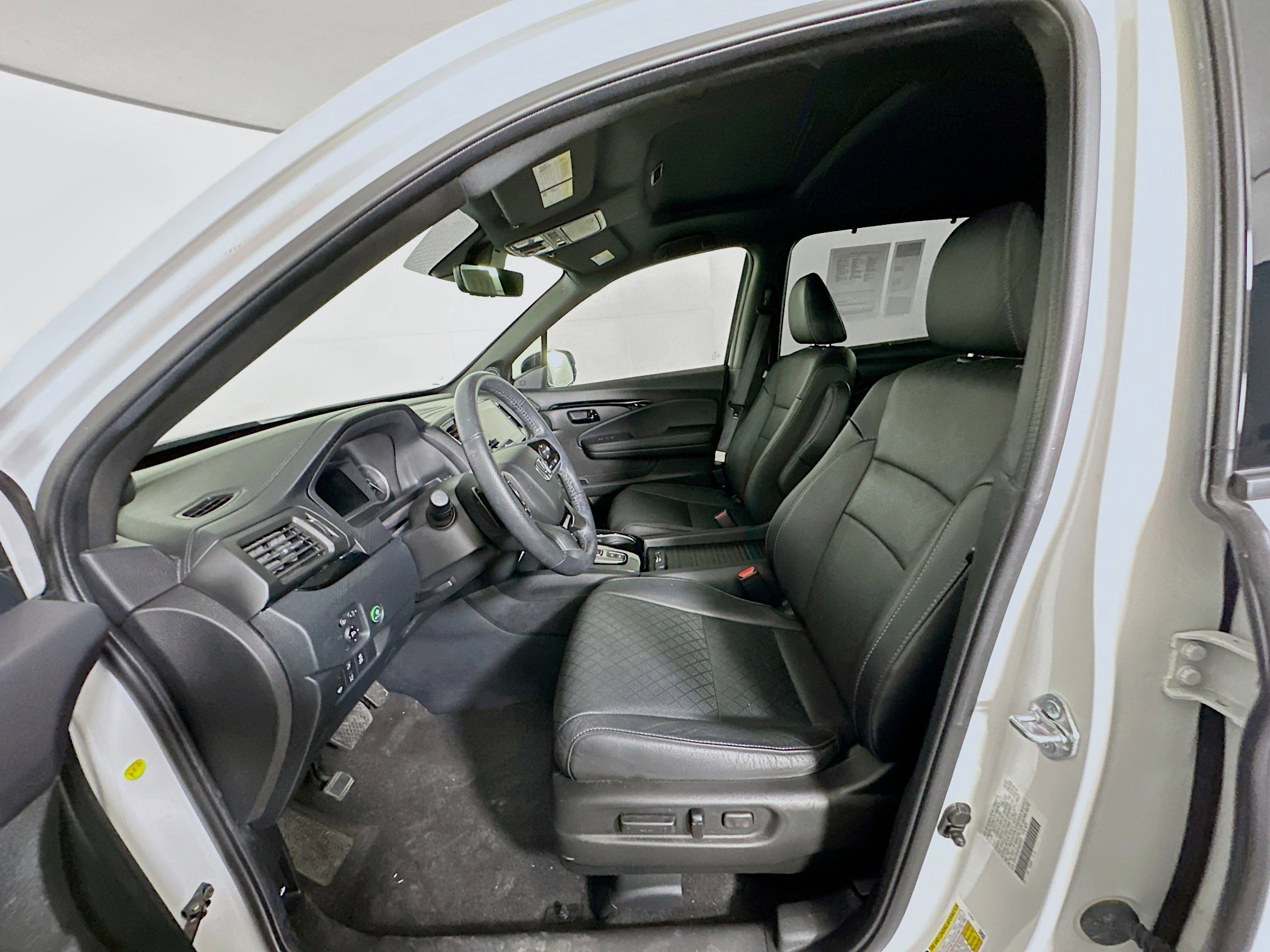 Used 2023 Honda Passport Elite image 13