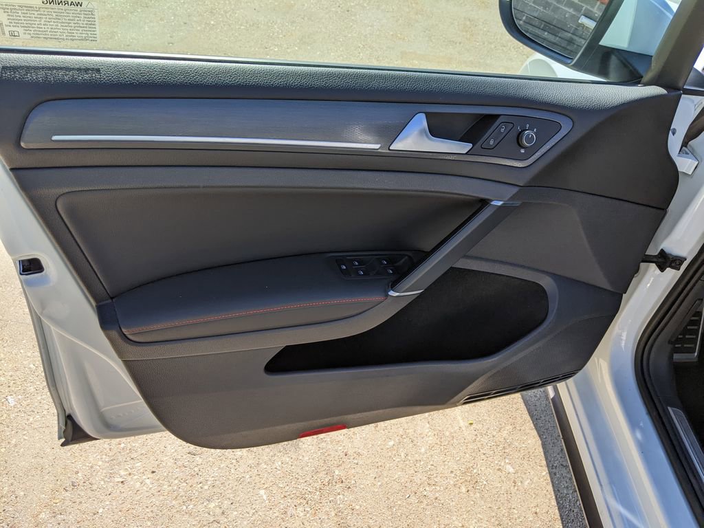 Used 2019 Volkswagen GTI SE w/ SE Experience Package image 9