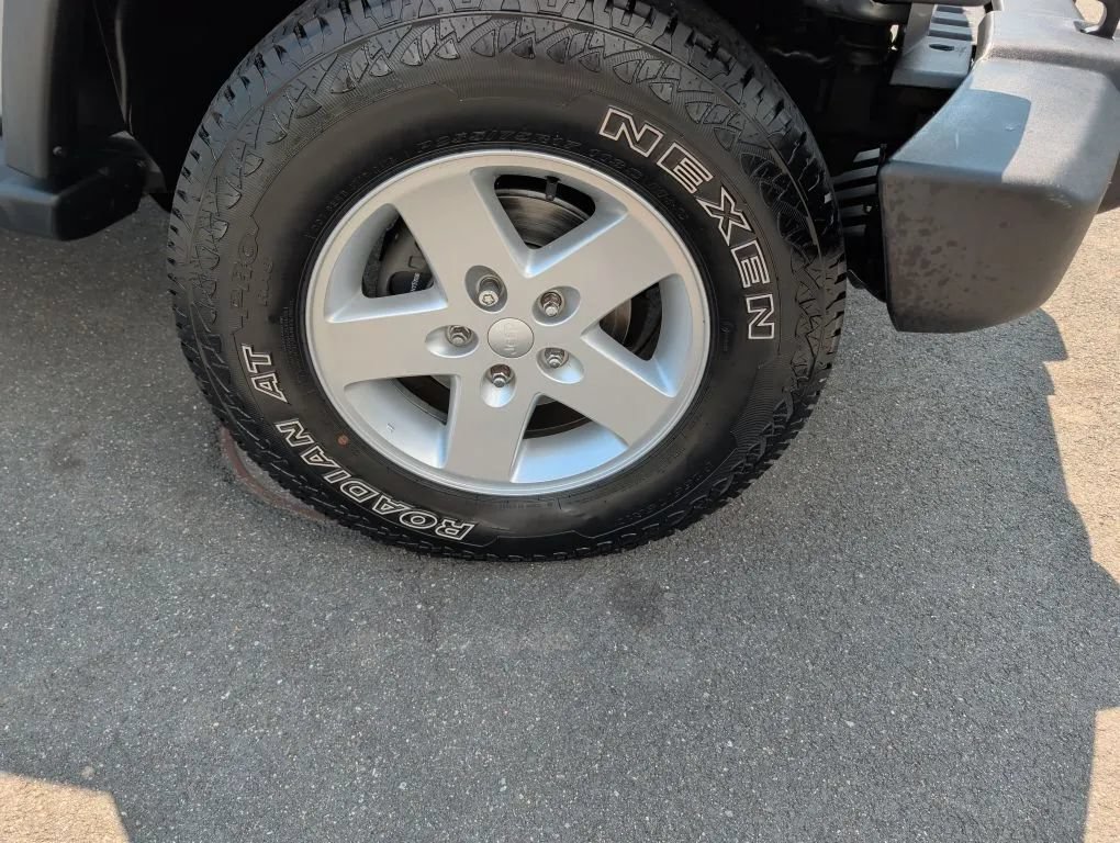 Used 2015 Jeep Wrangler Sport w/ Quick Order Package 24S AWD/4WD image 22