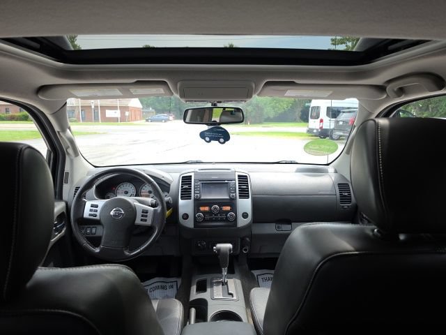 Used 2015 Nissan Frontier PRO-4X w/ Pro-4x Luxury Package AWD/4WD image 24