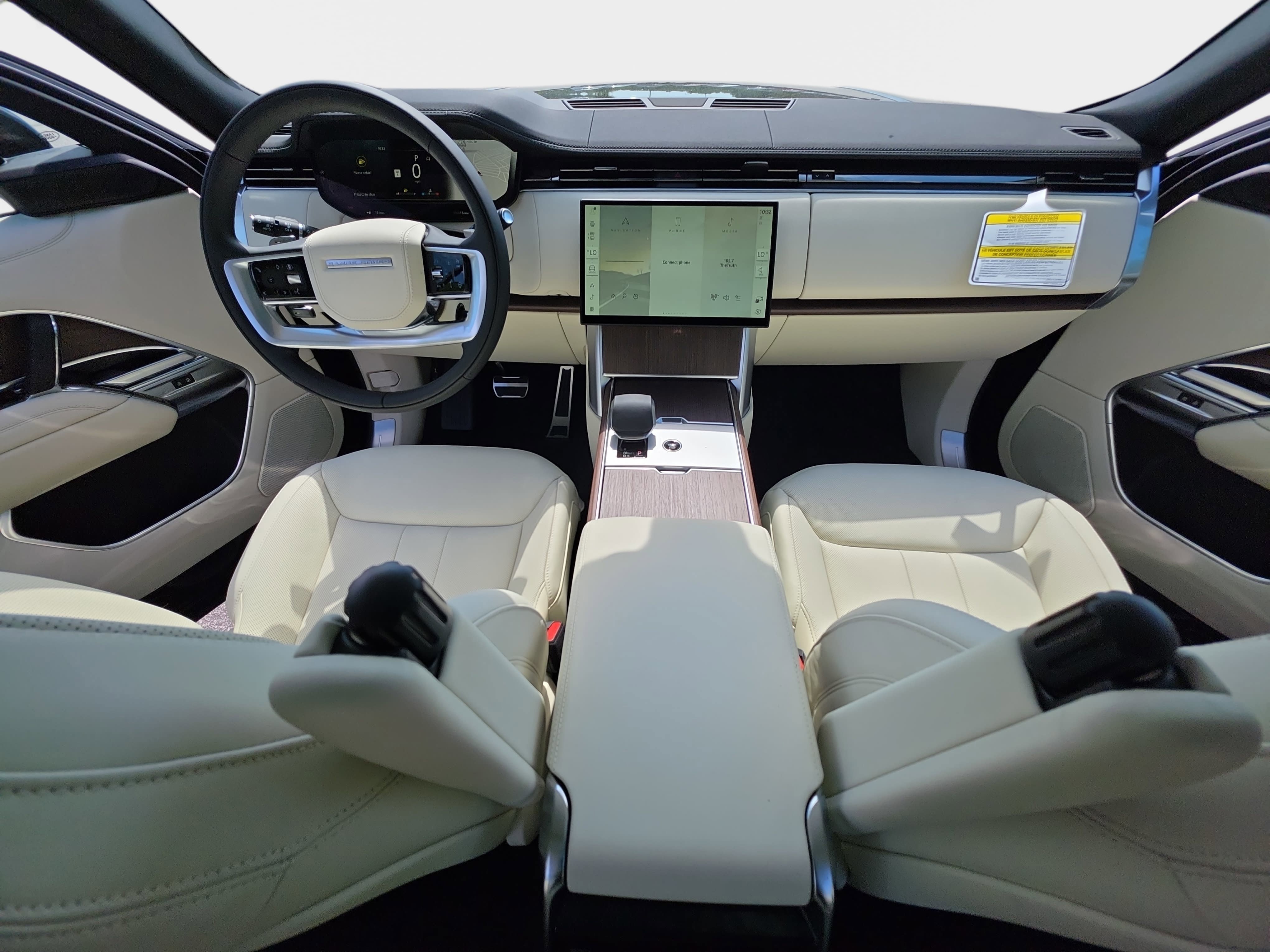 New 2026 Land Rover Range Rover Long Wheelbase SE AWD/4WD image 9