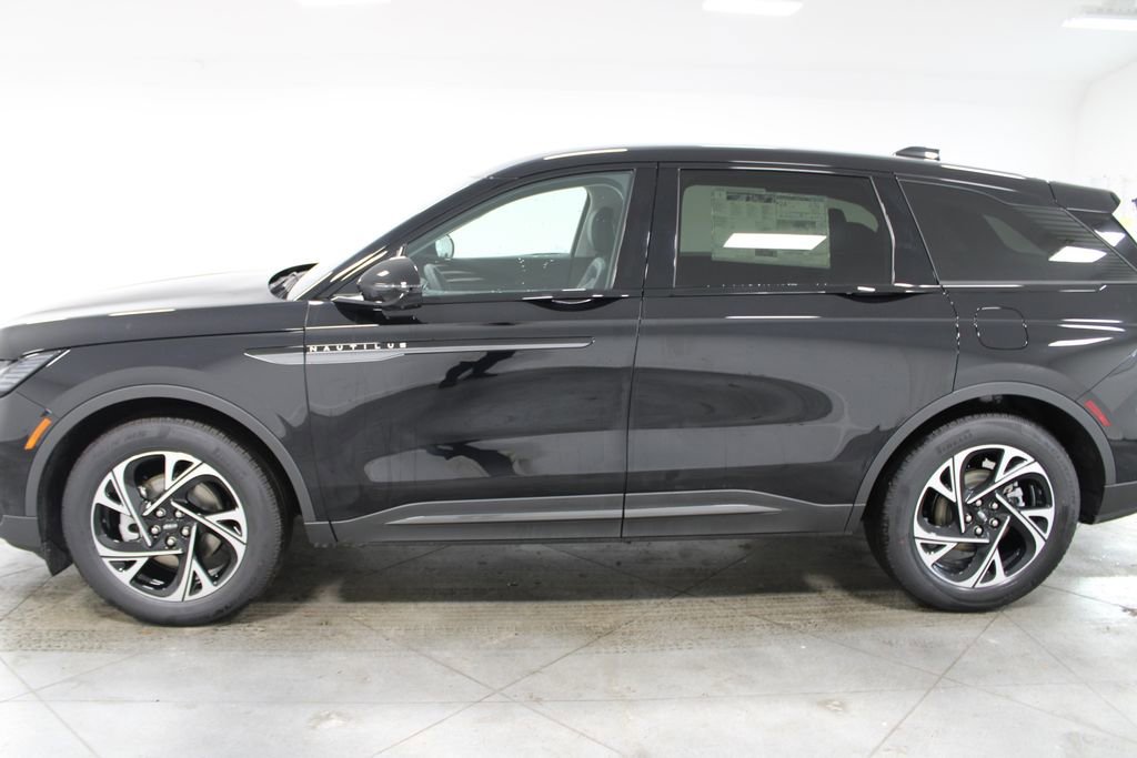 New 2026 Lincoln Nautilus Premier w/ Jet Appearance Package AWD/4WD image 5