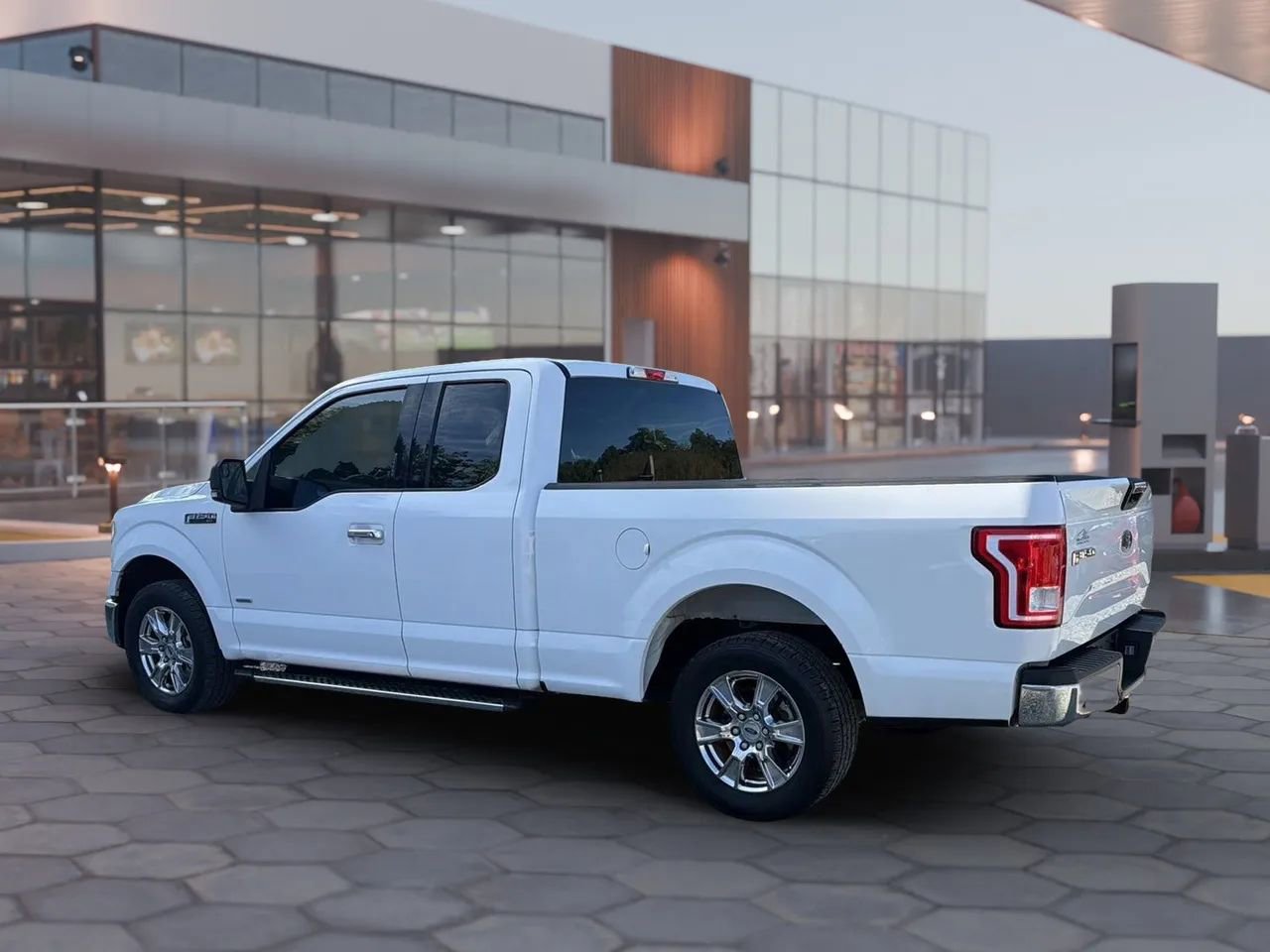 Used 2017 Ford F150 XLT w/ Equipment Group 301A Mid RWD image 6