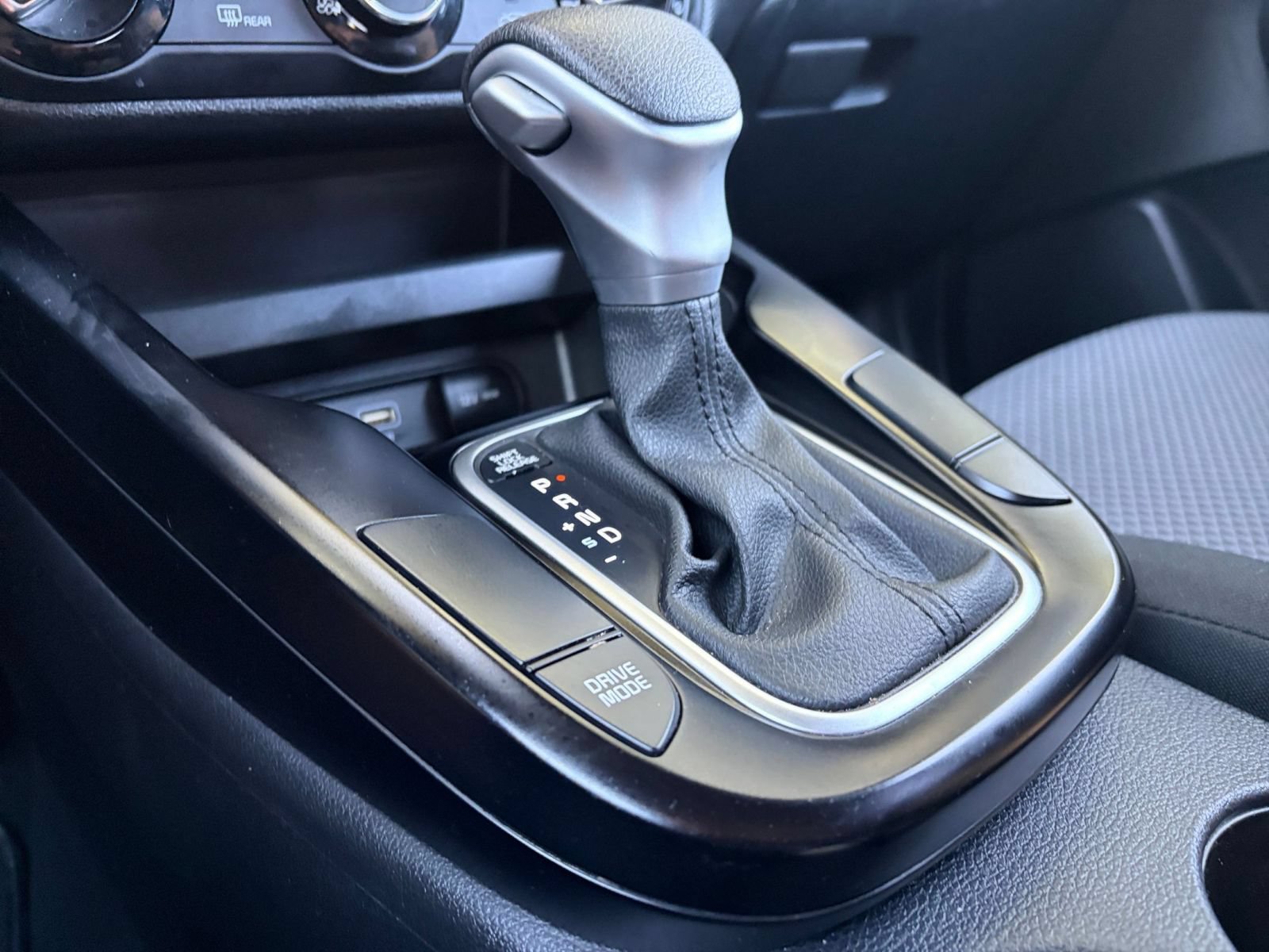 Used 2025 Kia Soul LX w/ LX Technology Package FWD image 39