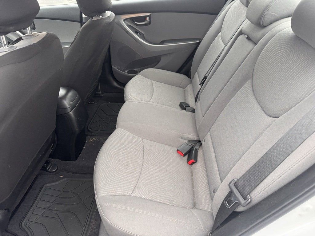 Used 2016 Hyundai Elantra SE image 13