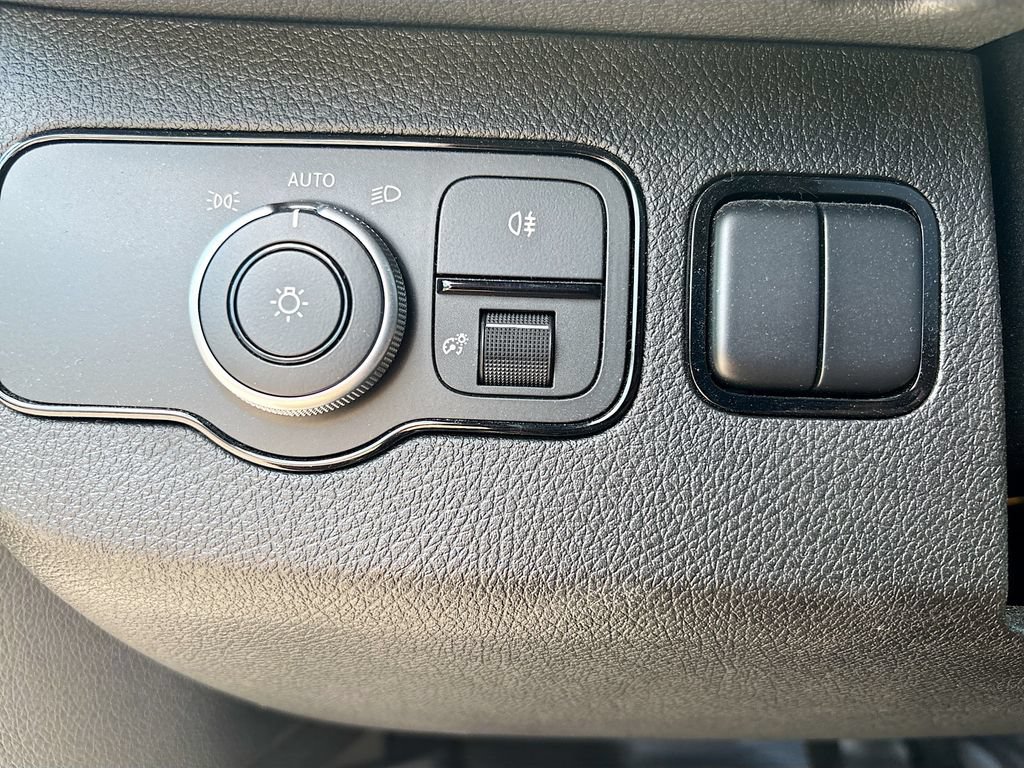 Used 2023 Mercedes-Benz Sprinter 2500 image 35