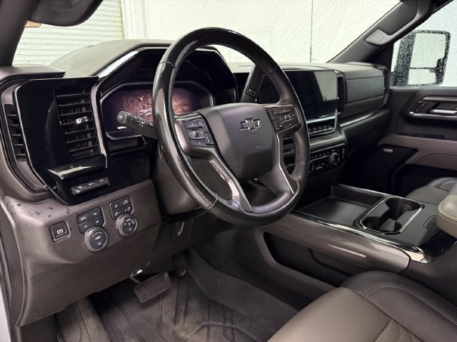 Used 2024 Chevrolet Silverado 2500 ZR2 w/ Technology Package AWD/4WD image 10