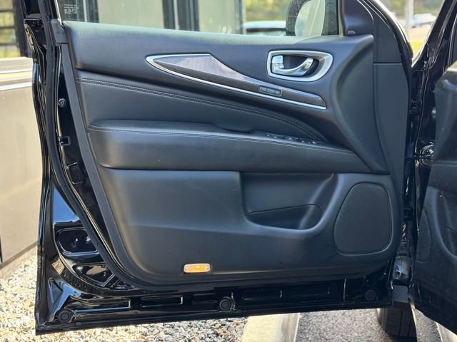 Used 2019 INFINITI QX60 Luxe w/ Essential Package image 47