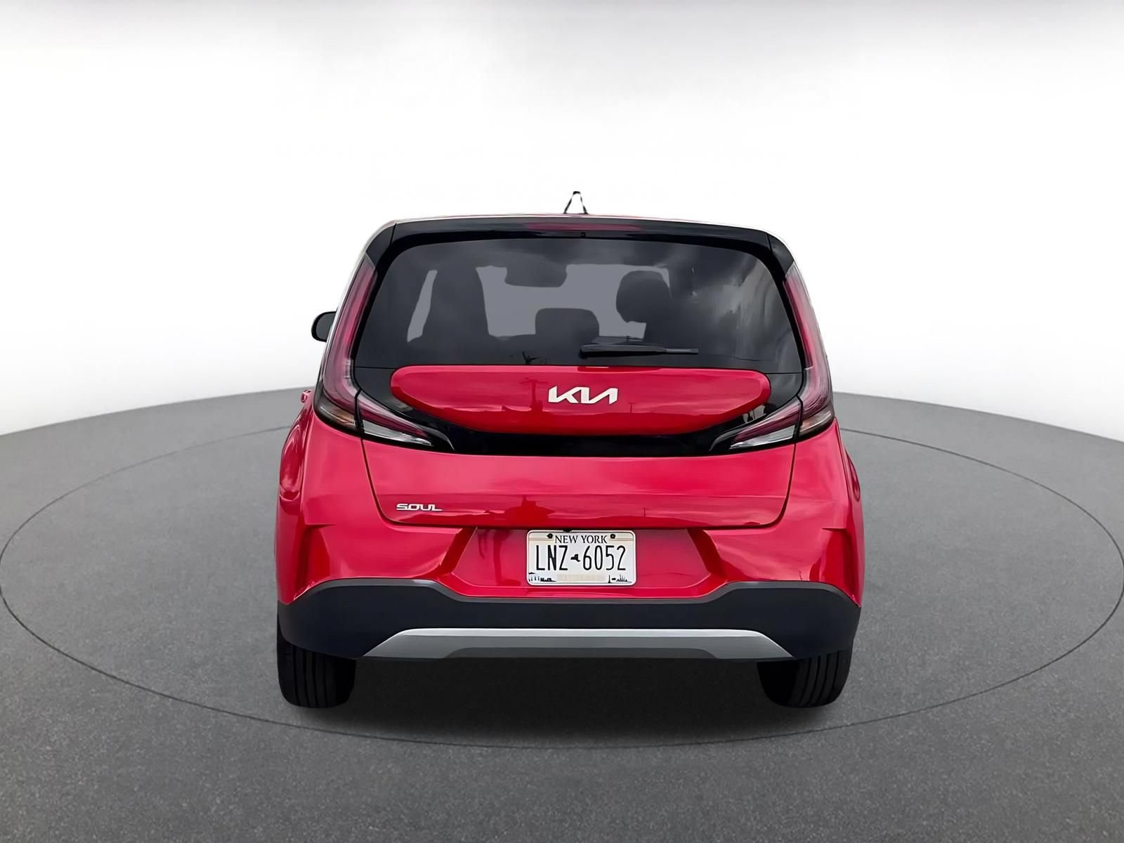 Used 2025 Kia Soul LX w/ LX Technology Package FWD image 12
