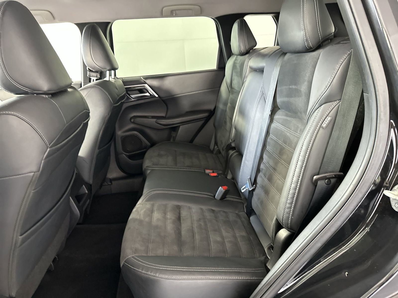 Used 2022 Mitsubishi Outlander SE FWD image 23
