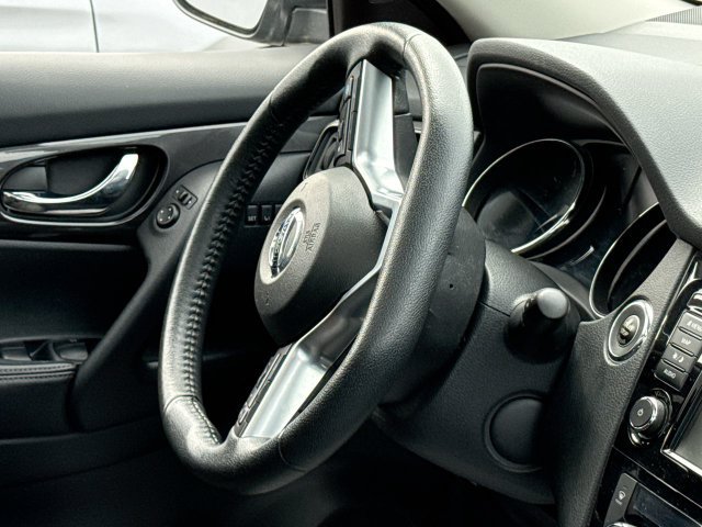 Used 2019 Nissan Rogue SV w/ Sun & Sound Touring Package AWD/4WD image 11