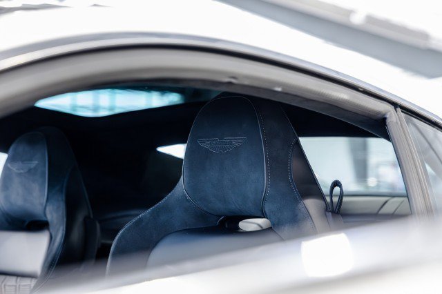 Used 2025 Aston Martin Vanquish RWD image 47