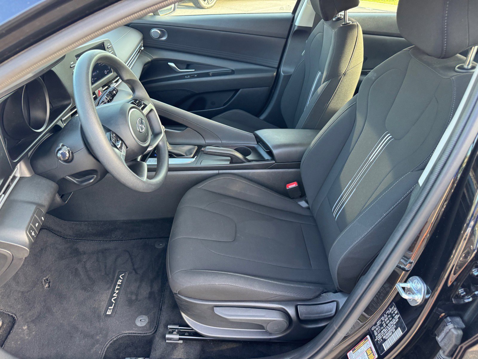 Used 2023 Hyundai Elantra SEL FWD image 5